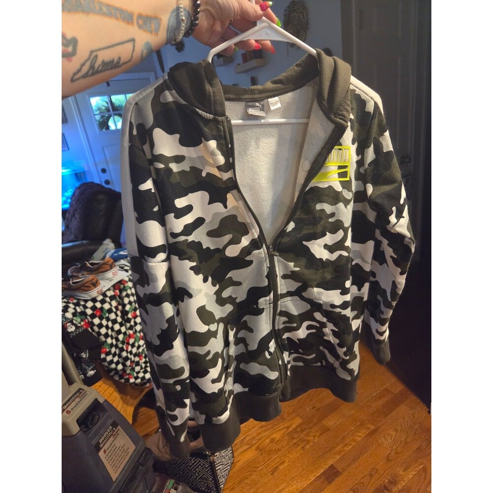 PUMA Camo Zip Up HoodiePuma Camo Zip-Up Hoodie Size L (14-16)